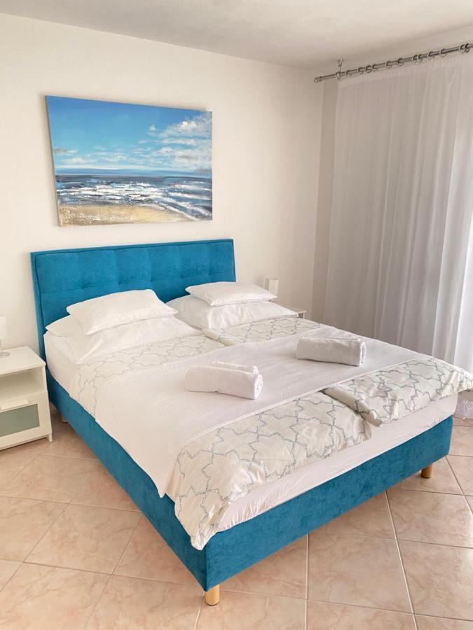 Studio Apartments M&N Trogir Exterior photo
