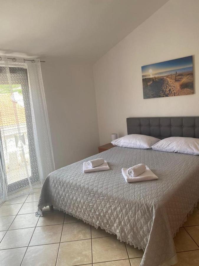 Studio Apartments M&N Trogir Exterior photo