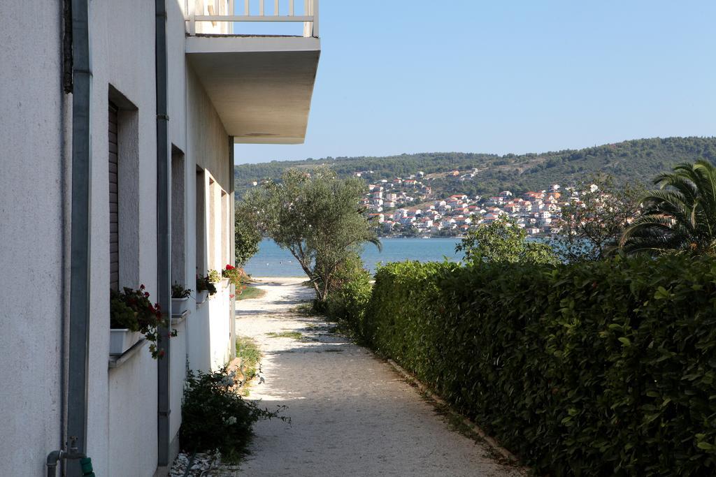 Studio Apartments M&N Trogir Exterior photo