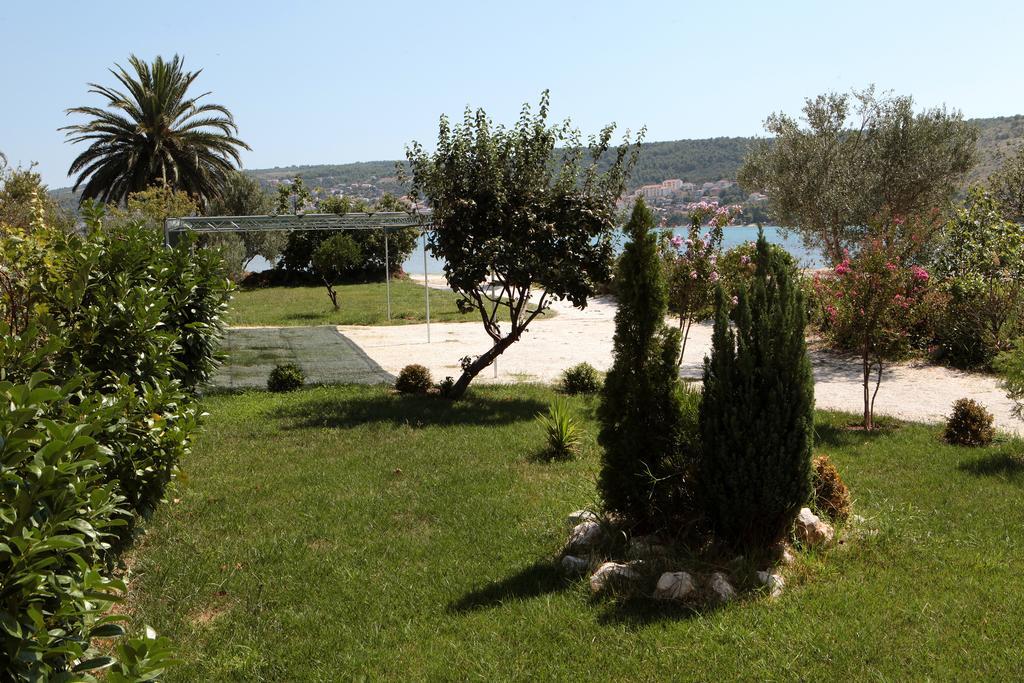 Studio Apartments M&N Trogir Exterior photo