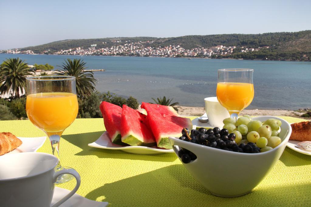 Studio Apartments M&N Trogir Exterior photo